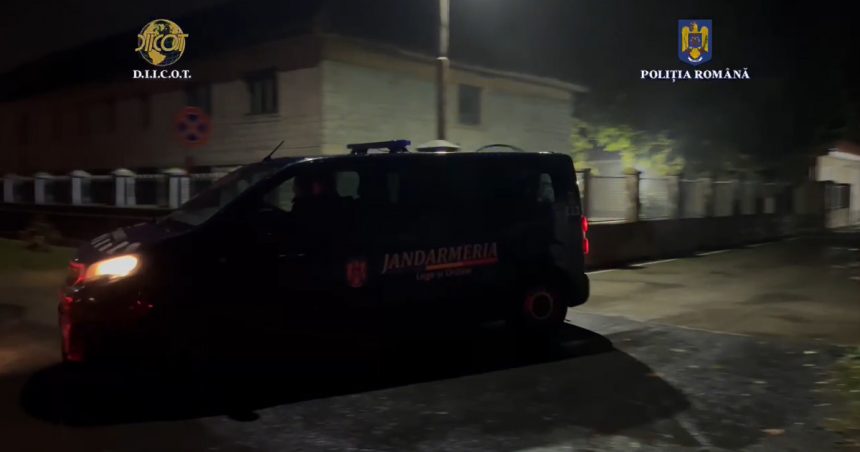 perchezitii de amploare in judetul arad la o grupare specializata in procurarea si vanzarea de droguri si substante psihoactive 67331ababf02e
