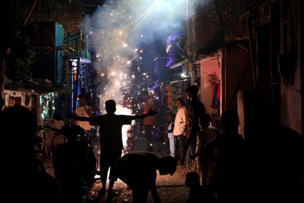 poluare extrem de toxica la new delhi capitala indiei a devenit un oras irespirabil din cauza festivalului luminilor 672494d8a6de1