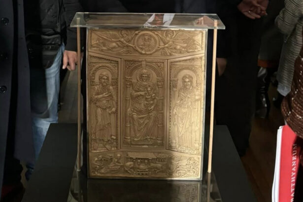 premiera codex aureus cel mai important manuscris medieval occidental din romania expus publicului roman pentru prima data 6738f408445fb