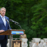 presedintele klaus iohannis i a ridicat in grad pe seful sts si alti 100 de generali 674abb09c5a7f