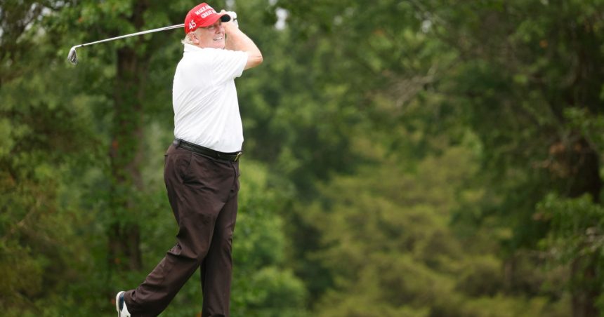 Președintele Coreei de Sud a început să practice golf pentru a se pregăti pentru întâlnirile viitoare cu Trump. 1 presedintele sud coreean a inceput sa joace golf pentru a se pregati de viitoarele intalniri cu trump 673332dfeeb3d