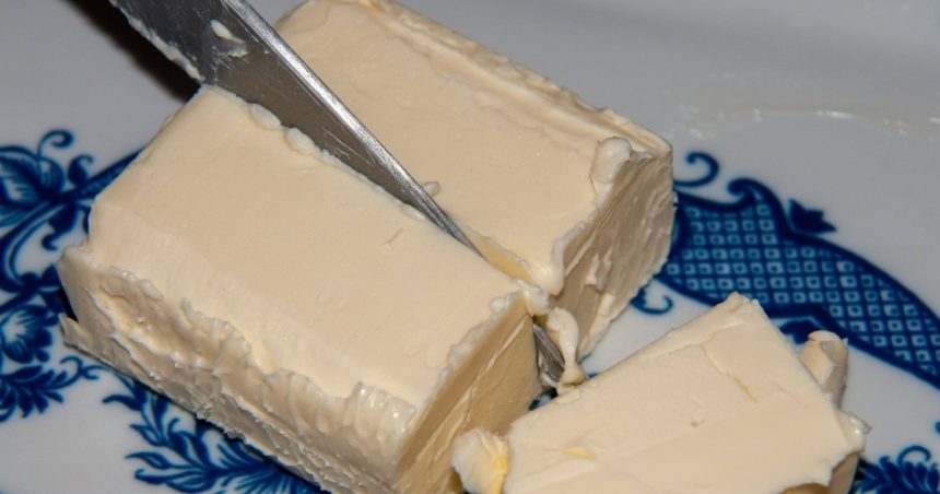 pretul lactatelor a crescut vertiginos in rusia magazinele inchid acum pachetele de unt in carcase antifurt utilizate pentru caviar 6724cef916341