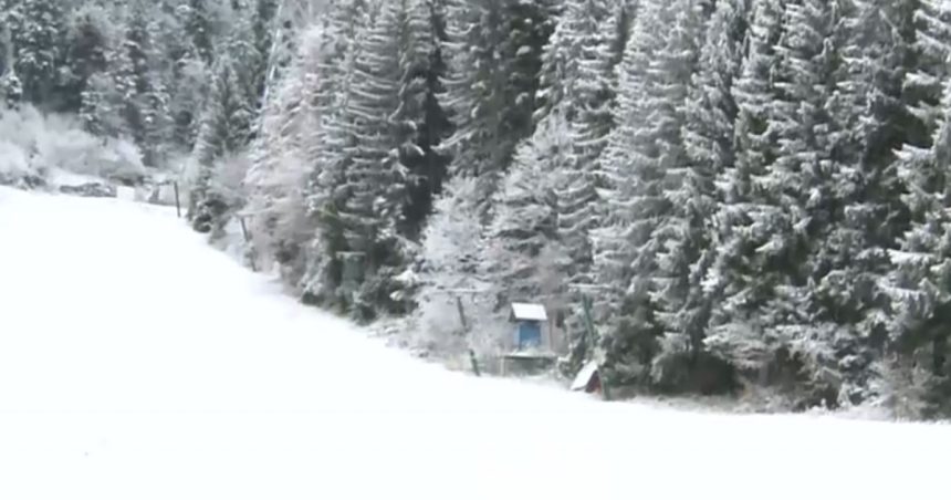 Prima zăpadă a sezonului. Avertismentul salvamontiștilor pentru turiștii care se îndreaptă spre munte. 1 prima zapada din acest sezon avertismentul salvamontistilor pentru turistii care merg la munte 6731c5b6d3e44