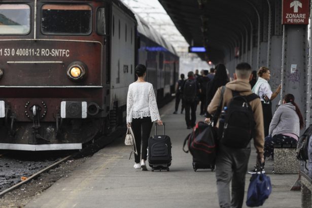 primul tren cumparat de romania in ultimii 20 de ani intra in circulatie pe 20 noiembrie 6730a1e962888