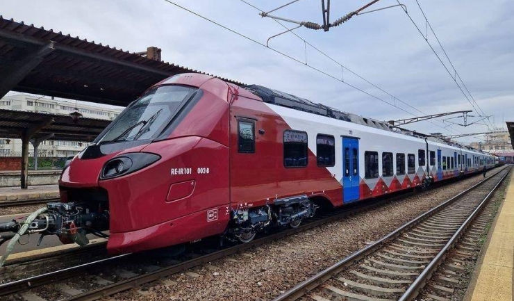 Inaugurarea primului tren electric nou pe ruta București-Brașov. 1 primul tren electric nou intra in circulatie pe ruta bucuresti brasov 673d8b4c68db0
