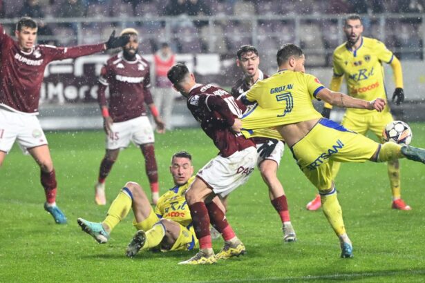 probleme la rapid petrolul var ul a functionat doar in repriza a doua 674ad8a5261de