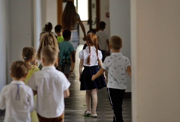 programul scolar in perioada alegerilor vineri cursuri normale pentru elevi in zilele de luni se poate modifica programul 673ef040aebd3