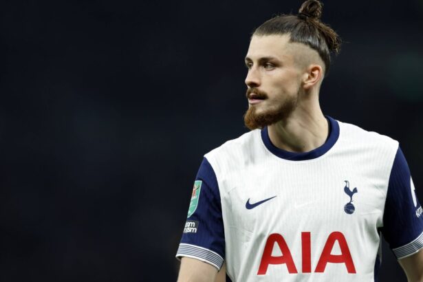radu dragusin integralist in meciul lui tottenham din europa league 6748f71f591e5