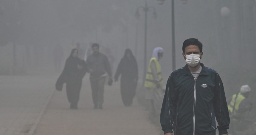 restrictii ca in pandemia de covid 19 din cauza poluarii in pakistan copiii sunt cei mai expusi la bolile generate de smog 673235b4597ee