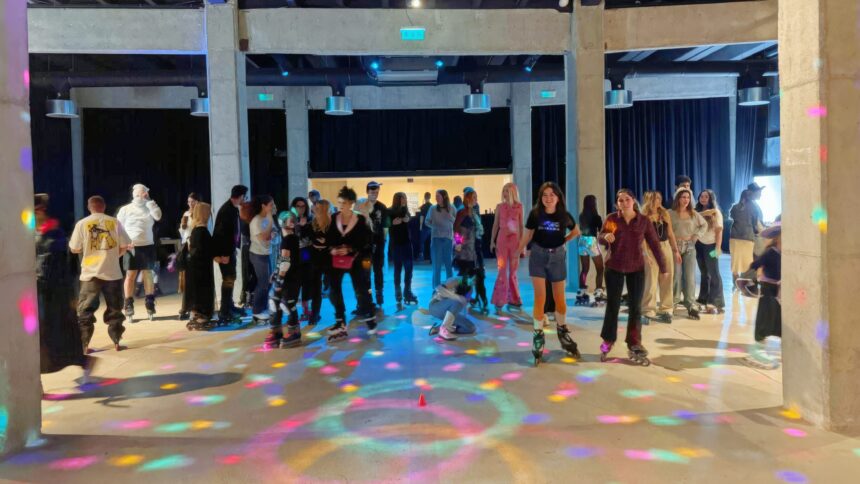 roller disco cea mai mare petrecere pentru amatorii de role si distractie in weekend in bucuresti 6745b359d2c49