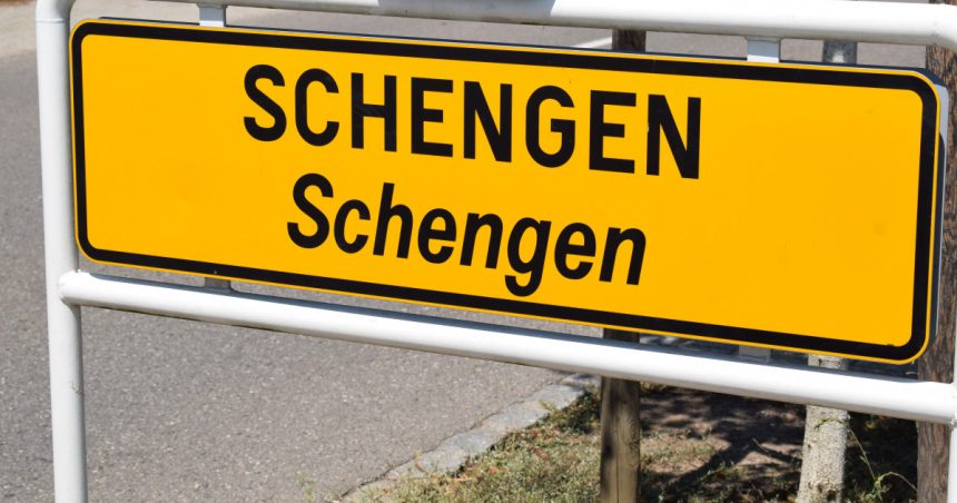 romania ar putea adera complet la spatiul schengen mai curand decat se preconiza sustine o publicatie austriaca 672b298d97543