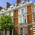 scandal imobiliar la londra o bogatasa georgiana acuza ca i a fost vanduta o vila istorica plina de molii cat a costat cladirea 673a296039c57