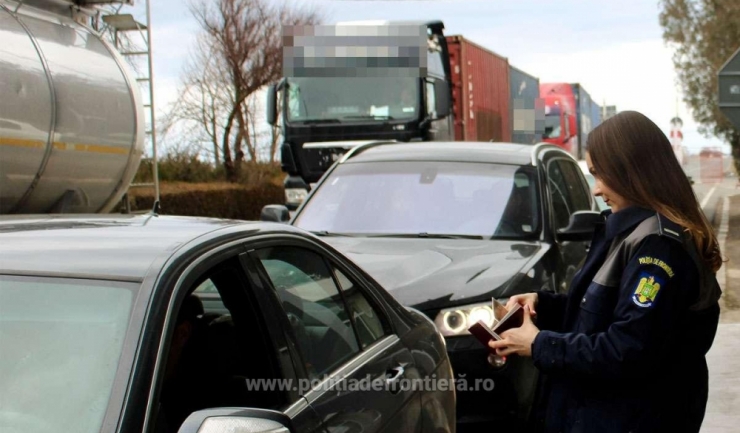 Se efectuează lucrări de reparație a carosabilului în zona PTF Vama Veche, Bulgaria. 1 se repara carosabilul pe teritoriul bulgariei in zona ptf vama veche 673ce9796106f