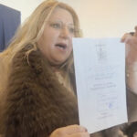 sosoaca a transmis live din cabina de vot si a facut circ in sectie blestemati sa fiti tot sistemul 67432a09f3576