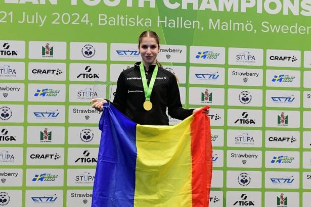 sportiva de la csm constanta bianca mei rosu in carti pentru medalii la mondialele de tenis de masa 673cdecc52715