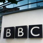 Sute de jurnaliști și personalități acuză BBC de părtinire în favoarea Israelului și solicită revenirea la „corectitudine și imparțialitate” 2 sute de jurnalisti si personalitati acuza bbc de partinire in favoarea israelului si cer sa revina la corectitudine si impartialitate 67253618f181d