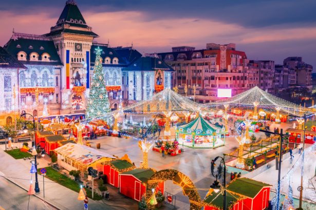 targul de craciun din craiova se deschide vineri 15 noiembrie aici poate fi admirata sania zburatoare a lui mos craciun 6735983f15298