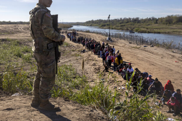 trump vrea sa foloseasca armata sua pentru expulzarea in masa a migrantilor ilegali 673c2bf81e79a