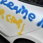 „Ucraina are nevoie de automobilul tău!” Zeci de vehicule au fost vandalizate în Franţa cu acest mesaj misterios. 2 ucraina are nevoie de masina ta zeci de automobile au fost vandalizate in franta cu acest mesaj misterios 673ec76fafcea