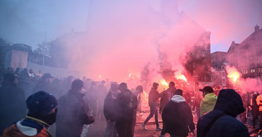 Un „cocktail toxic” a provocat violențele din Amsterdam. Raportul autorităților referitor la atacul asupra suporterilor echipei Maccabi Tel-Aviv. 1 un cocktail toxic a dus la violentele din amsterdam raportul autoritatilor despre atacul asupra fanilor echipei maccabi tel aviv 67339fbbd784e