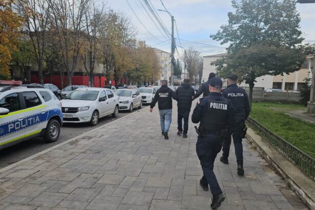 un constantean a fost arestat preventiv pentru 30 de zile dupa ce a distrus usile si ferestrele locuintei unei femei 6741d1c93b1be