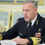 Un oficial de rang înalt NATO a solicitat antreprenorilor să se pregătească pentru un „scenariu de război”. 2 un oficial de top nato le a cerut oamenilor de afaceri sa se pregateasca pentru un scenariu de razboi 67458cfce9d8b