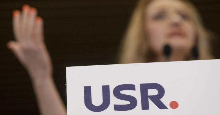 USR contestă la Curtea de Apel București decizia BEC privind renumărarea voturilor pentru primul tur al alegerilor prezidențiale. 1 usr contesta la curtea de apel bucuresti decizia bec de renumarare a voturilor pentru primul tur al alegerilor prezidentiale 6749a308e0097