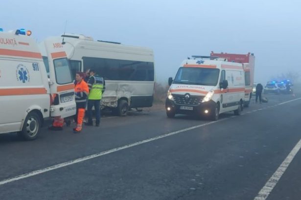 video accident grav in iasi cu 16 persoane implicate dintre care 14 copii doua persoane au fost ranite politia a deschis dosar penal 67345e2ace411