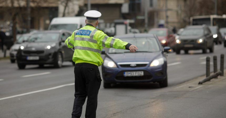 Adolescent de 14 ani, găsit în trafic după ce a condus 70 de kilometri cu fratele său de 10 ani pe scaunul din dreapta. 1 video adolescent de 14 ani descoperit in trafic dupa ce a condus 70 de kilometri cu fratele sau in varsta de 10 ani pe scaunul din dreapta 673601b2f4132