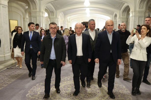 video emil boc considera ca schimbarile in pnl sunt facute la timpul lor ce spune despre scorul obtinut de calin georgescu 6745ab7809b37