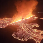 video lava provenita de la eruptia unui vulcan a inghitit parcarea unui celebru centru spa geotermal din islanda 67406ca037feb