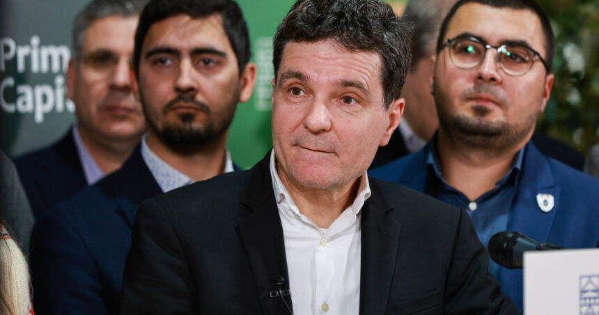 Nicușor Dan a declarat că se consultă cu specialiști pentru a înțelege ceea ce s-a întâmplat la alegeri. „Aşa ceva nu s-a mai văzut, să explicăm cauzele.” 1 video nicusor dan a spus ca discuta cu specialisti sa inteleaga ce s a intamplat la alegeri asa ceva nu s a mai vazut sa explicam cauzele 674455d168b35