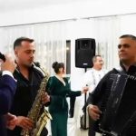 video primarul lautar din mehedinti care isi rotunjeste veniturile din cantari la nunti botezuri si spectacole ce spune legea 673640fb73337