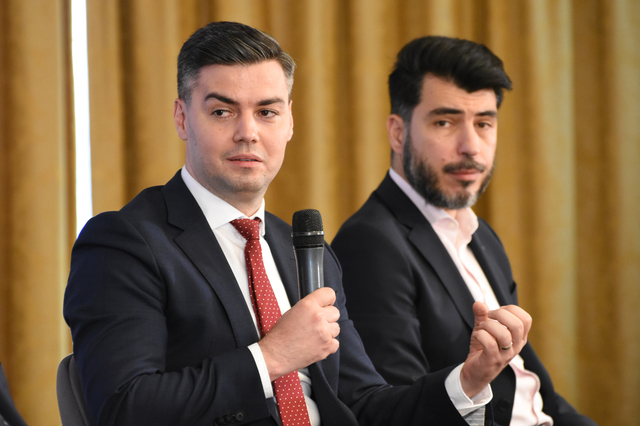 Profit Financial.forum - Adrian Negru, CEO Raiffeisen Asset Management: Posibil să vedem o depreciere a leului, dar nu va fi nimic necontrolat 1 video profit financial forum adrian negru ceo raiffeisen asset management posibil sa vedem o depreciere a leului dar nu va fi nimic necontrolat 67487716019c6