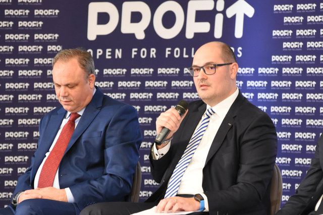 Profit Financial Forum - Alexandru Ciuncan, președinte UNSAR: Românii vor putea merge în 2025 la spitalul de stat cu asigurarea privată 1 video profit financial forum alexandru ciuncan presedinte unsar romanii vor putea merge in 2025 la spitalul de stat cu asigurarea privata 674892b608618