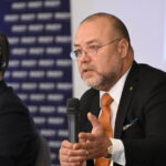 Profit Financial.forum - Florin Dănescu, Președinte ARB: Responsabilitatea politică este strâns legată de responsabilitatea economică. Adesea suntem criticați că generăm impredictibilitate, deși nu este vina noastră. 3 video profit financial forum florin danescu presedinte arb responsabilitatea politica merge mana in mana cu responsabilitatea economica de multe ori suntem criticati ca am fi distribuitori 6748811b9e096