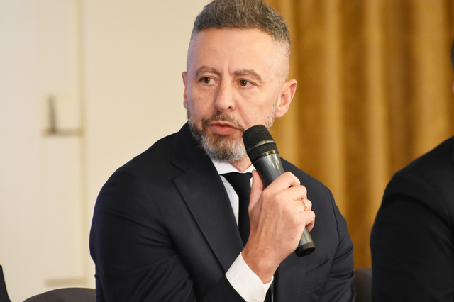 video profit financial forum mihai tecau ceo omniasig vienna insurance piata de asigurari de 20 de ani este de zece ori mai mica fata de cea bancara e nevoie de putin spice 67489d5b99367