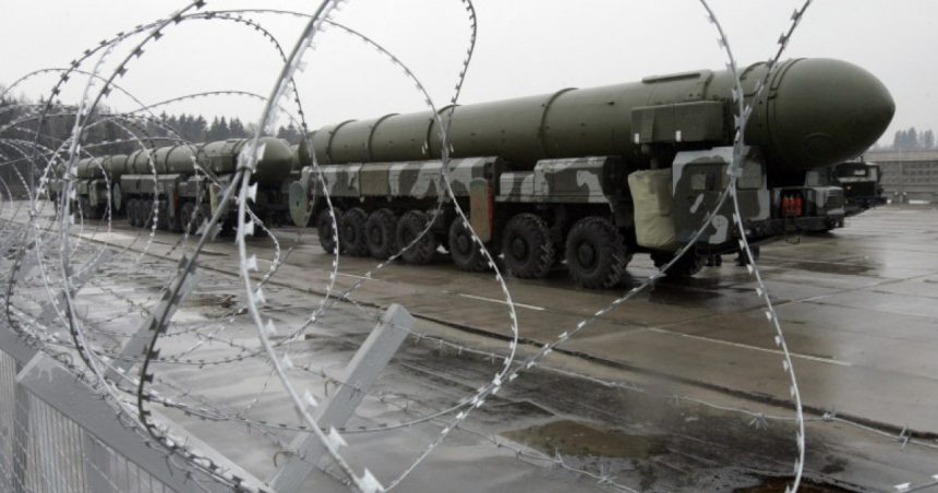 video putin a fost aproape sa foloseasca bomba nucleara langa romania dezvaluirea intr o carte despre cariera unui premier britanic 6734a07fd4a61