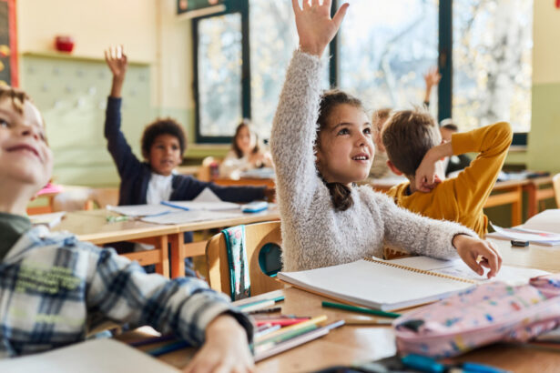video razboiul primarului din constanta cu parintii elevilor din oras edilul cere controale in 5 scoli pentru a verifica vizele de flotant 6739ea4c07a21
