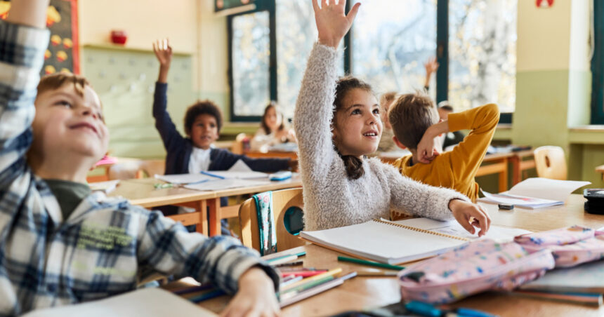 video razboiul primarului din constanta cu parintii elevilor din oras edilul cere controale in 5 scoli pentru a verifica vizele de flotant 6739ea4c07a21