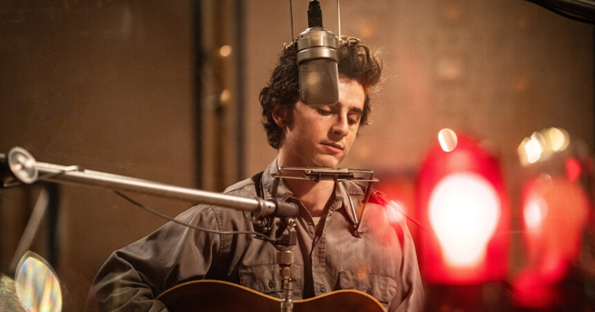 video timothee chalamet ofera performanta anului in filmul biografic despre bob dylan spun criticii se pronunta deja cuvantul oscar 6741c4f855855