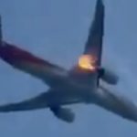 video un avion s a intors pe aeroportul din roma dupa un incendiu la motor problema ar fi fost provocata de ciocnirea cu o pasare 67311576b0a0a