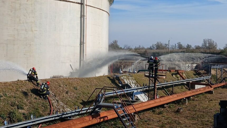 viteza de reactie a salvatorilor testata in cadrul unui exercitiu complex de pe platforma petromidia 673e1dc95d82e