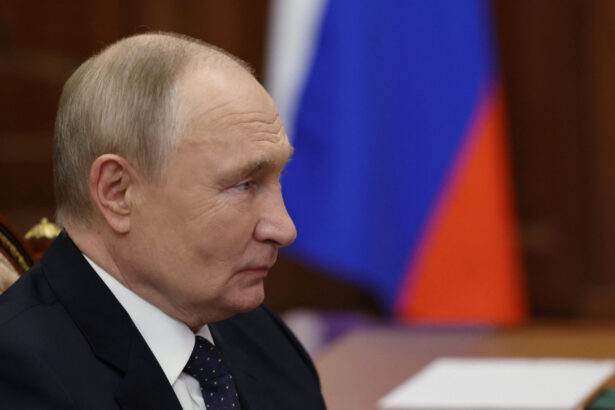 vladimir putin a ordonat productia in serie a rachetelor oresnik la o zi dupa ce a fost folosita pentru prima oara 6740c2761d3ea