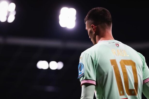 25 milioane de euro pentru transferul fotbalistului asteptat la nationala romaniei mi a cerut sa plece 67507df092f9d