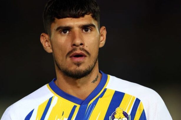 a castigat de sase ori liga campionilor si ar putea ajunge alaturi de florinel coman la al gharafa 67704f54df86a