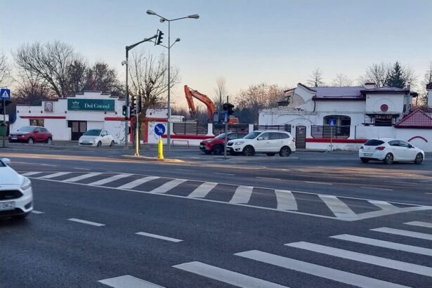 a inceput demolarea celebrului restaurant doi cocosi din bucuresti pentru construirea unui nou complex rezidential 6763e3a3252a7
