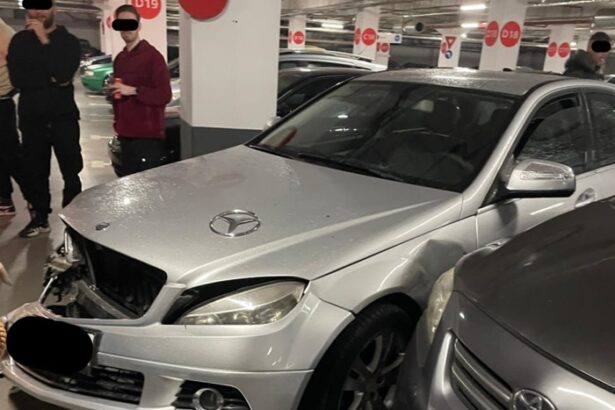 accident cu trei masini in parcarea de la vivo soferul era baut spun martorii 67541c0ec48ef