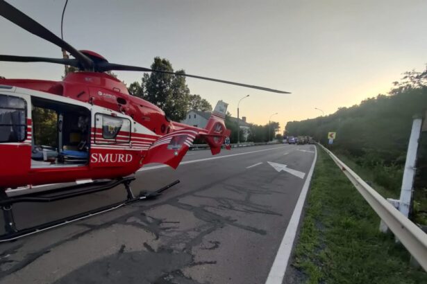 accident la sibioara cu un autoturism rasturnat in sant o persoana a ramas incarcerata intervine si elicopterul smurd 676ffd74271a1