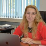 amelia stanescu directorul bibliotecii judetene i n roman constanta mesaj cu prilejul zilei nationale a romaniei 674cae5c587ce